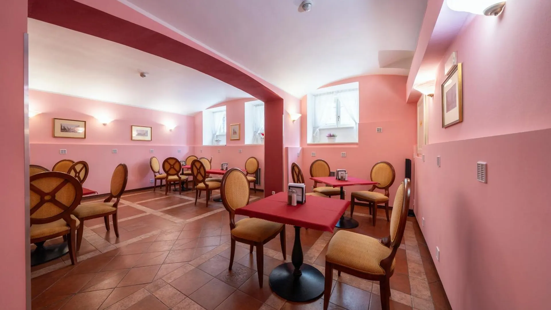 Hotel Raffaello Prague