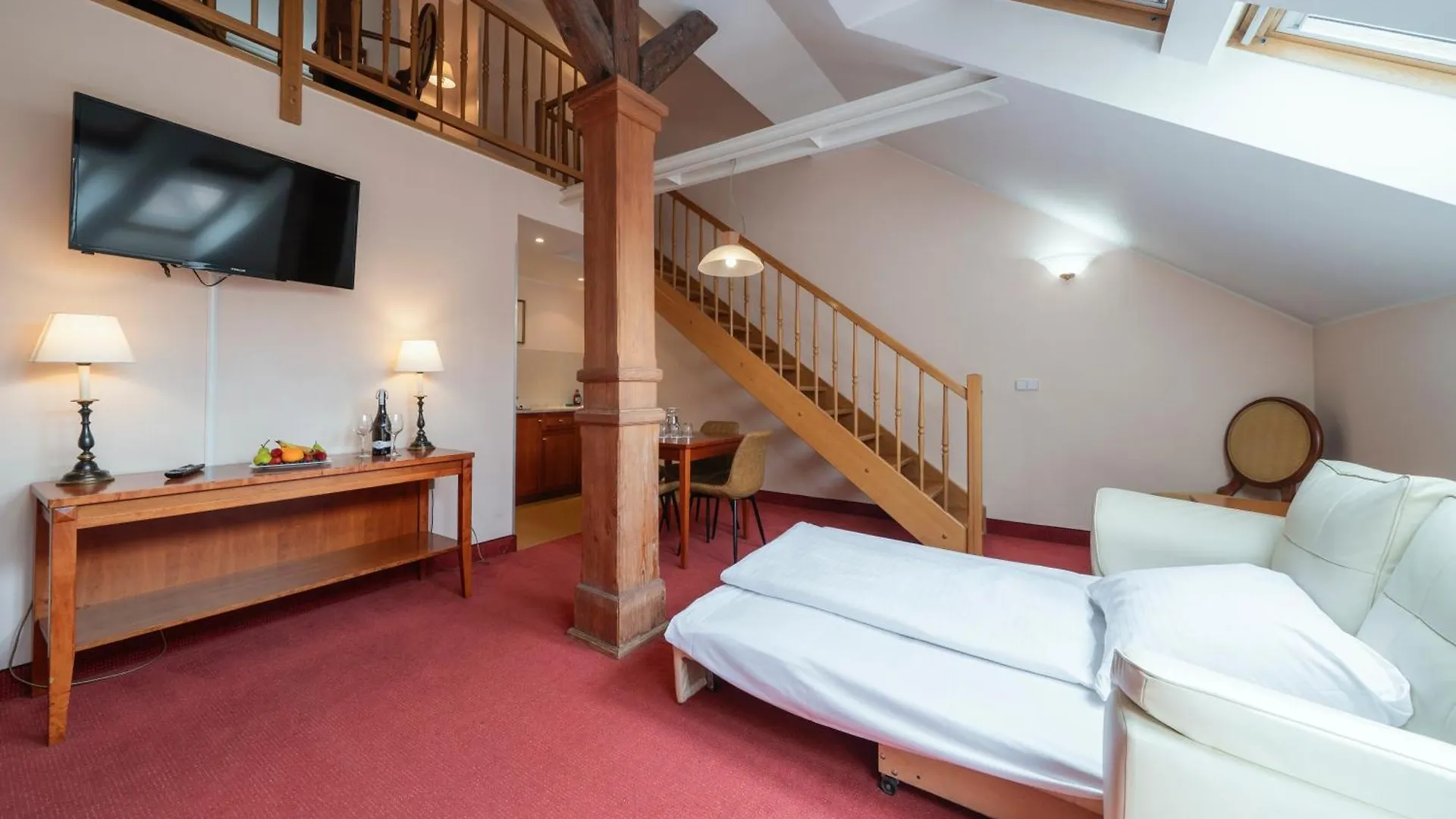 Hotel Raffaello Prague 4*,