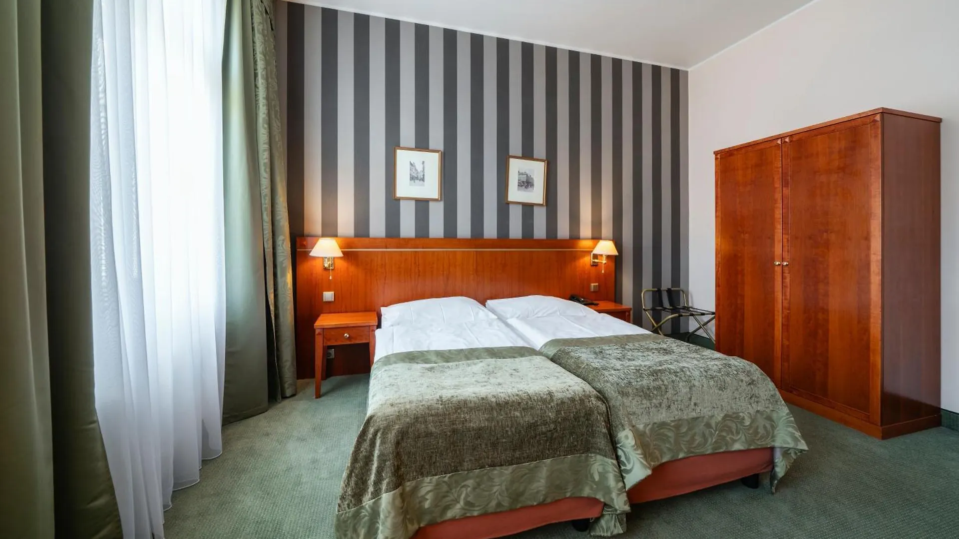 Hotel Raffaello Prag 4*,  Tjekkiet