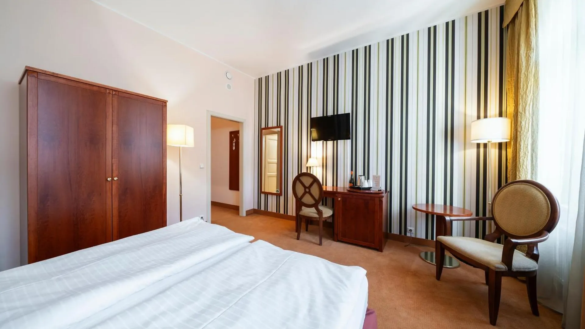 Hotel Raffaello Prag 4*,